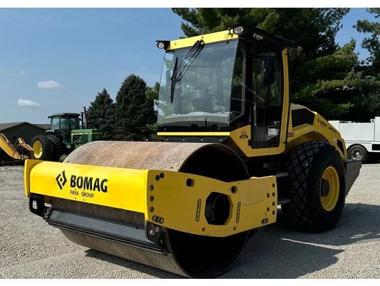 2017 Bomag BW211DH inspected unit